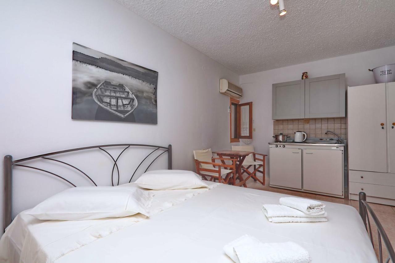 Marlitsis Apartments & Studios Скопелос Екстериор снимка