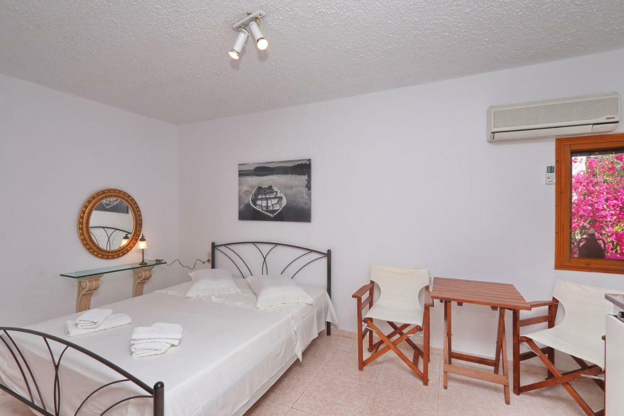 Marlitsis Apartments & Studios Скопелос Екстериор снимка