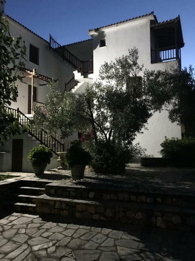 Marlitsis Apartments & Studios Скопелос Екстериор снимка